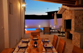 3 Bedroom Amazing Home In Pozorac